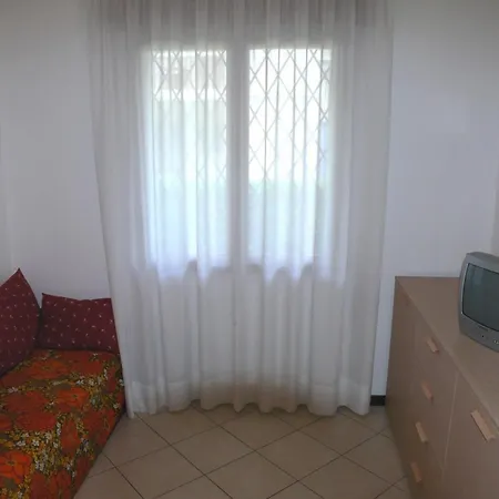 Fuer 6 Personen Ca 55 Qm In Bibione, Adriakueste Italien Und Umgebung - B63276 Nyaraló Bibione