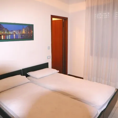 Fuer 6 Personen Ca 55 Qm In Bibione, Adriakueste Italien Und Umgebung - B63276 بيبيوني